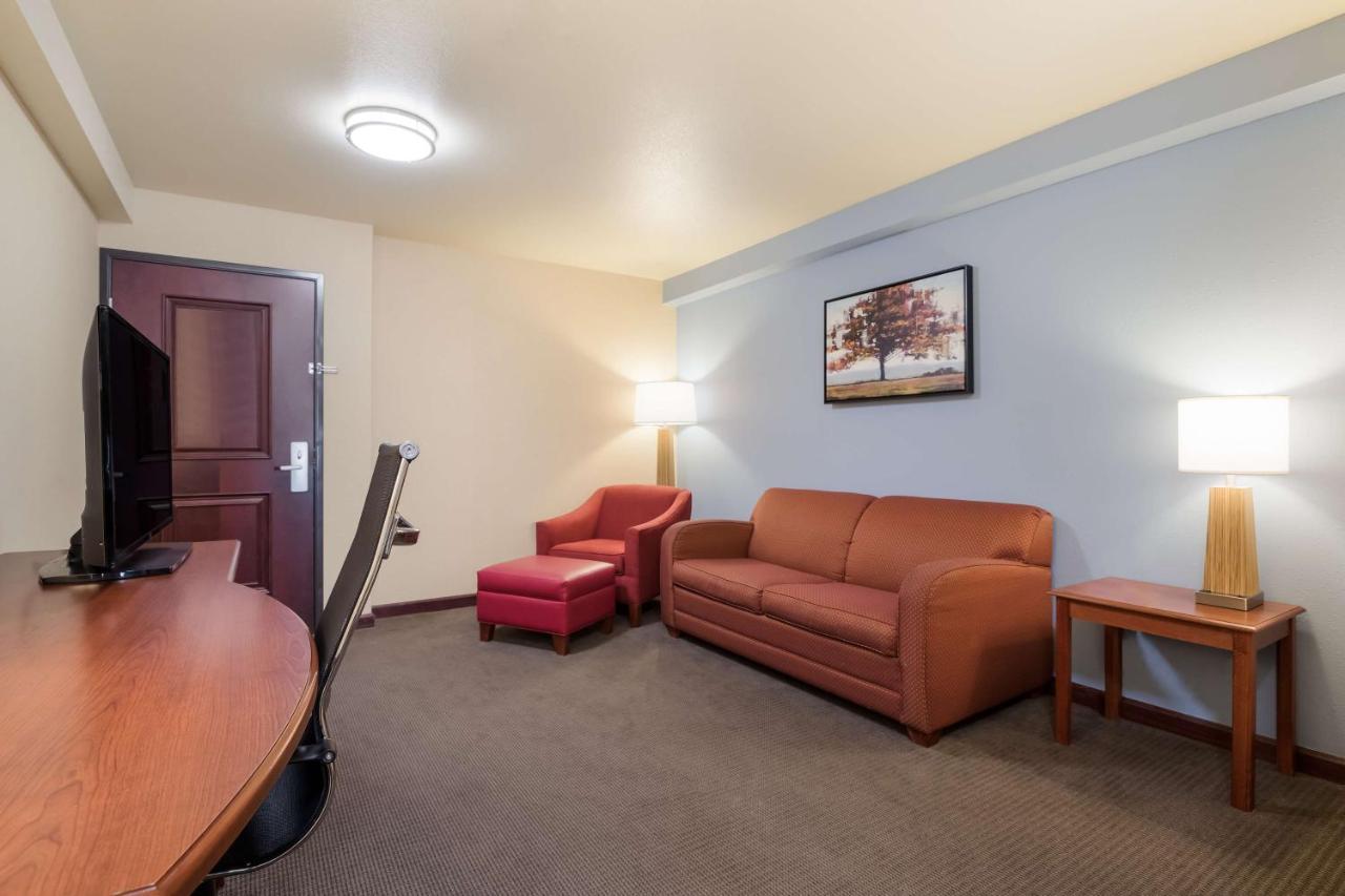Best Western Coffeyville Central Business District Inn And Suites Exterior photo